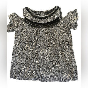 Lucky Brand‎ Size Small Cold Shoulder Black And White Top.